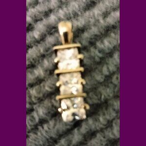 Beautiful Sparkly 3 Stone Sterling Pendant past present futur Vintage Excellent